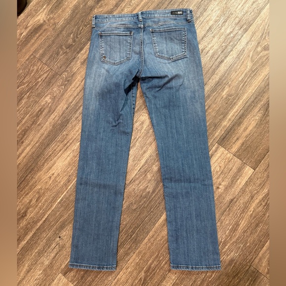 Kut from the Kloth Catherine Boyfriend Light Medium Wash Distressed Size 8 - Picture 2 of 4